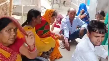 जोगापट्टी: पुरैना गांव में करंट से दर्दनाक हादसा, पत्नी को बचाने में पति की मौत, पत्नी घायल