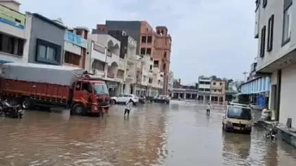 जबरदस्त बारिश से मंडी आदमपुर की अनाज मंडी हुई जलमग्न