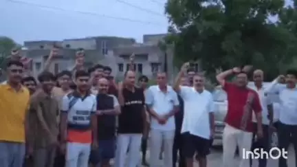 रेवाड़ी: रेवाड़ी अस्पताल विवाद: शहर में अस्पताल की मांग उठी, सेक्टरों के लोगों का प्रदर्शन, कहा- गांव में न हो सिटी अस्पताल
