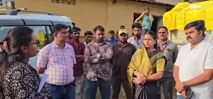 खंडवा नगर: खंडवा विषयक ने खाद वितरण व्यवस्था का जायजा लिया, आवश्यक निर्देश दिए