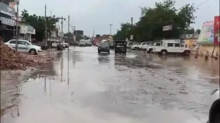 कोलायत: कोलायत में तेज हवाओं के साथ बारिश का दौर शुरू, कई जगहों पर जलभराव की स्थिति बनी, उप जिला अस्पताल के आगे पानी भरा