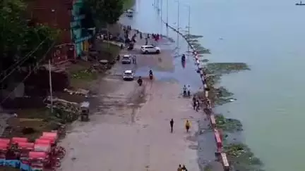 गंगा-यमुना नदी के जलस्तर बढ़ने से छोटा बघाड़ा की कई गलियों में पहुंचा नदी का पानी, लोगों की बढ़ी परेशानी