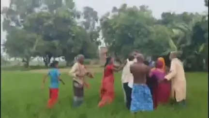महाराजगंज: पनियरा थाना क्षेत्र में भूमि विवाद को लेकर 2 पक्षों में हुई मारपीट, वीडियो हुआ वायरल