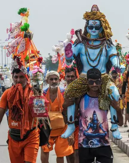 दिल्ली में कांवड़ यात्रा मार्ग पर मीट के साथ शराब की दुकानें भी बंद की जाएं: 'आप' MLA ज़ुबैर