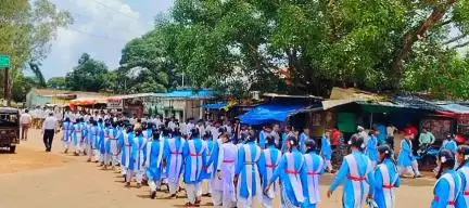 नशा मुक्ति अभियान के तहत गढ़ी में रैली का आयोजन, पुलिस प्रशासन व स्कूली बच्चे रहे मौजूद