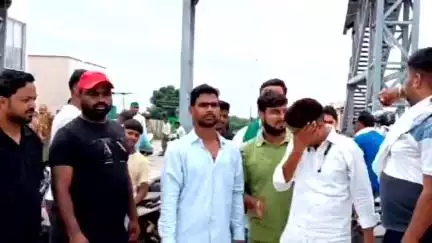 कन्नौज: भारतीय किसान यूनियन ने जेवा टोल पर किया प्रदर्शन