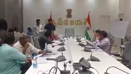 పథకాల లబ్దిని అర్హులకు చేకూర్చాలి: అమలాపురంలో జేసీ నిశాంతి
