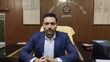 सुल्तानपुर: जिलाधिकारी के आदेश से तीन तहसीलदारों के कार्यक्षेत्र में हुआ बदलाव, एक नायब तहसीलदार को मिला अतिरिक्त चार्ज