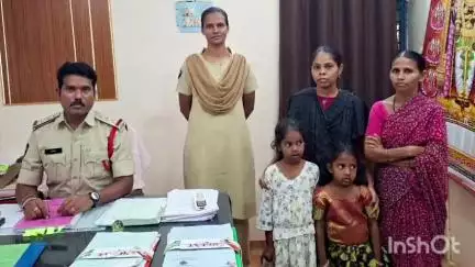 పిల్లలతో అదృశ్యమైన వివాహితను గుర్తించి తల్లికి అప్పగించిన ఆత్మకూరు పోలీసులు.
