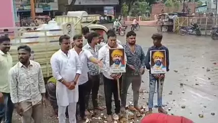ದಾವಣಗೆರೆ: 101 ತೆಂಗಿನ ಕಾಯಿ ಹೊಡೆದು ಡಿಕೆಶಿ ಮುಖ್ಯಮಂತ್ರಿ ಆಗಲು ನಗರದಲ್ಲಿ ಪೂಜೆ