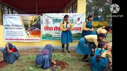 शाढ़ौरा: अंबेडकर पार्क में नगर परिषद द्वारा अमृत हरित अभियान के तहत वृक्षारोपण किया गया
