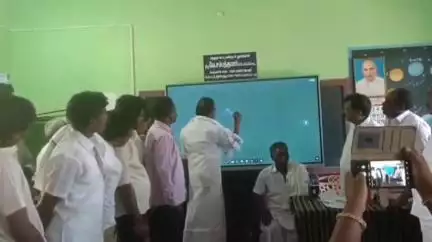 அரூர்: வி. புதூர் அரசு துவக்கப்பள்ளி ரூ. இரண்டு லட்சம் மதிப்பீட்டில்  ஸ்மார்ட் வகுப்பறை அரூர் எம்எல்ஏ திறப்பு