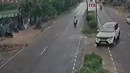 नूह: नूंह नल्हड़ मेडिकल रोड पर स्कॉर्पियो से बाइक टकराई, तीन घायल, सीसीटीवी में कैद