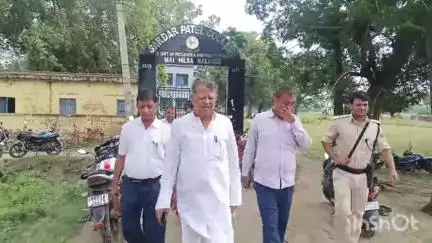 हिलसा: शहर के सरदार पटेल कॉलेज में चल रहे जीर्णोद्धार कार्य का विधायक ने लिया जायजा