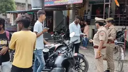 अमेठी: महिला मिशन शक्ति का अभियान चलाया गया, अमेठी महिला थाना प्रभारी ने युवाओं को जागरूक किया और दी सख्त चेतावनी