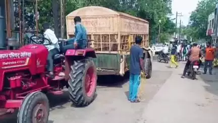 निवाली: खेतिया नगरीय प्रशासन ने आवारा मवेशियों की धर-पकड़ का अभियान चलाया, कांजी हाउस पहुंचाया