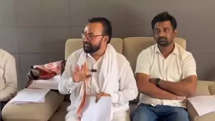 जालना: नानाजी देशमूख कृषी संजीवनी योजनेत 200 कोटीपेक्षा जास्त घोटाळा,
काँग्रेसचे सुरेश गवळी यांचा शासकीय विश्रामगृह येथे पत्रक
