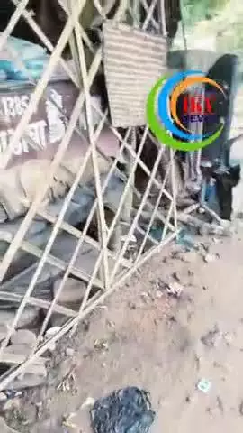 #महोबा पुलिस लाइन रोड किनारे भागवली का #राढुआढाबा इन दिनों में देशी अंदाज में चूल्हे पर पकी हंडिया दाल के लिए चर्चित है।