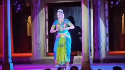 मथुरा: वृन्दावन: बॉलीवुड अभिनेत्री और भाजपा सांसद हेमा मालिनी ने नृत्य कर भगवान कृष्ण कन्हैया को रिझाया