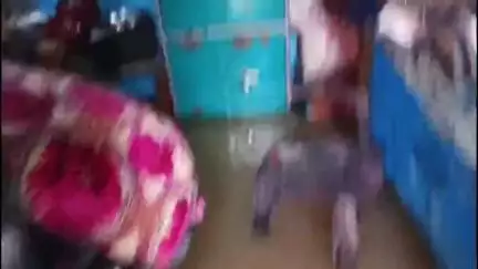 पन्ना: बृजपुर में PWD की लापरवाही से विकलांग परेशान, पानी निकासी न होने से घर में भरा घुटनों तक पानी