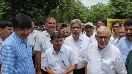 झज्जर: हिसार: निजी स्कूल प्राचार्य की हत्या पर आक्रोश, स्कूलों ने बंद रख सीएम के नाम सौंपा ज्ञापन