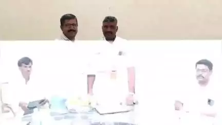 ಮಳವಳ್ಳಿ: ತಾಲ್ಲೂಕಿನ ನೆಲಮಾಕನಹಳ್ಳಿ ಪ್ರಾಥಮಿಕ ಕೃಷಿ ಪತ್ತಿನ ಸಹಕಾರ ಸಂಘದ ನೂತನ ಅಧ್ಯಕ್ಷರಾಗಿ ನಾಗೇಂದ್ರ ಅವಿರೋಧ ಆಯ್ಕೆ