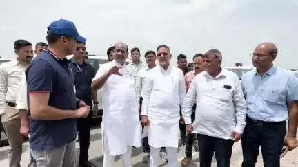 लाडपुरा: लोकसभा अध्यक्ष ओम बिरला ने अतिवृष्टि प्रभावित क्षेत्रों के दौरे पर अधिकारियों को दिए राहत व स्थायी समाधान के निर्देश