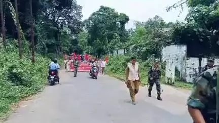 সাব্রুম: বিদ্যুতের স্মার্ট মিটার, প্রিপেইড মিটার বদ্ধ করা সহ চার দফা দাবিতে সাব্রুমে মিছিল ও পথসভা সংগঠিত করেন সিপিআই(এম)।