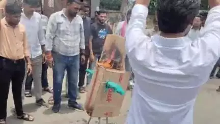 हरदा: अखिल भारतीय विद्यार्थी परिषद ने उड़ीसा में छात्रा की आत्महत्या मामले में विरोध प्रदर्शन किया