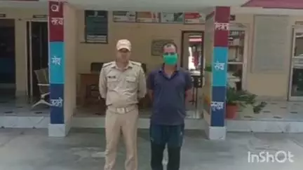 पौड़ी: बस में सवार 40 यात्रियों का चालक नशे में चूर था, पुलिस टीम ने चालक को गिरफ्तार कर बस को किया सीज