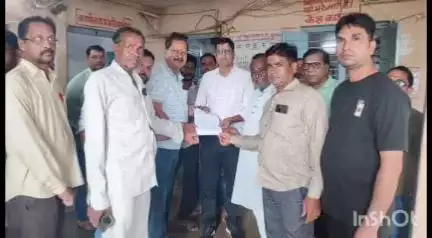 आलोट: स्मार्ट मीटर से आ रहे अधिक बिल को लेकर उपभोक्ताओं में आक्रोश,पार्षद सहित पहुचे बिजली विभाग#jansmasya.