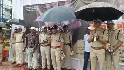 बुरहानपुर नगर: बुरहानपुर: कमल तिराहे से पुलिस विभाग ने नशे के खिलाफ निकाली जागरूकता रैली, स्कूली विद्यार्थी शामिल