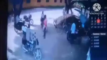 बस्ती: विशेश्वरगंज के सूदीपुर में सड़क दुर्घटना का वीडियो सोशल मीडिया पर हुआ वायरल