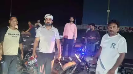पूरनपुर: शेरपुर कला गैस एजेंसी के पास बाघ की चहलकदमी से राहगीरों में दहशत, बाघ को पकड़ने की उठाई मांग