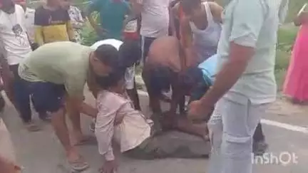 बिधूना: नूनारी गांव के पास आवारा जानवर की चपेट में आने से बाइक सवार हुआ घायल, सहार स्वास्थ्य केंद्र में कराया गया भर्ती