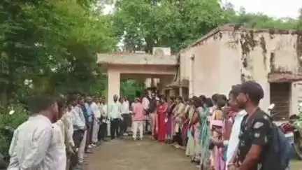 बागीदौरा: कृषि पर्यवेक्षक समन्वय समिति राजस्थान के आवाहन पर एक दिवसीय धरना प्रदर्शन, सहायक निदेशक को ज्ञापन दिया गया
