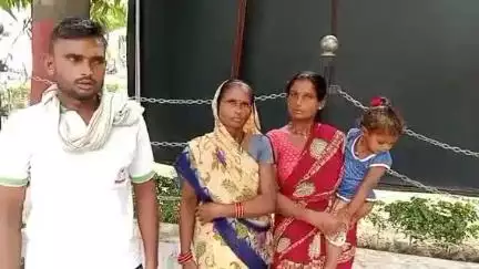 लखीमपुर: घाटमपुर गांव में दबंगों ने मां-बेटी को पीटा, पुलिस ने शिकायत नहीं की तो मां-बेटी एसपी के पास पहुंची न्याय की गुहार लगाने