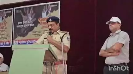 डबरा के संत कंवर राम स्कूल में पुलिस ने छात्रों को नशा मुक्ति अभियान का पाठ पढ़ाया, शपथ दिलाई