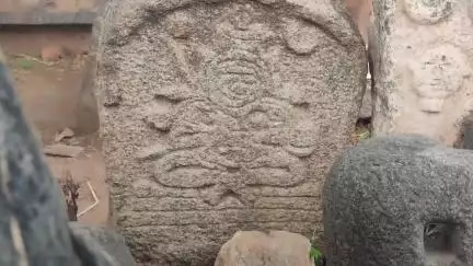 ಕಂಪ್ಲಿ: ನಗರದಲ್ಲಿ ವೀರಗಲ್ಲು, ಪ್ರಾಚೀನ ಶಿಲ್ಪಗಳಿಗೆ ನಾಲ್ಕು ತಲೆಮಾರಿನ ರಕ್ಷಣೆ