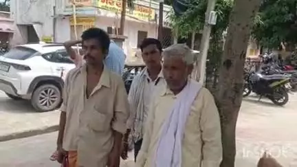 बहराइच: नगर गांव में छत पर सो रही बच्ची को जहरीले सांप ने काटा, इलाज के दौरान हुई मौत