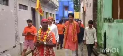 बड़ौदा: वैष्णोदेवी भक्त मंडल की झंडा यात्रा शुरू, बडवासन माता मंदिर में हुआ ध्वज पूजन