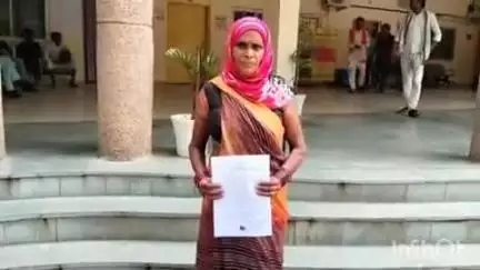 बांदा: डिघवट गांव की निवासी महिला ने अपने बेटे की मृत्यु के संबंध में जिलाधिकारी से की शिकायत