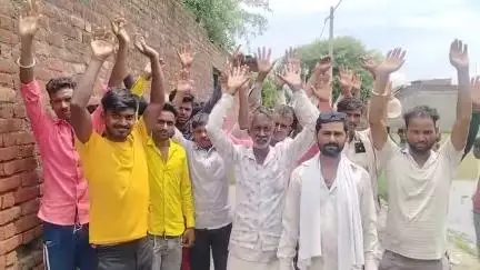 सहसवान: दहगवाँ ब्लॉक के गाँव पडरिया में कीचड़ में होकर लोग निकलने को मजबूर #jansamasya