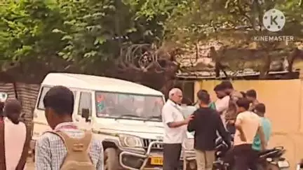 ବାଲିଗୁଡା: ବାଲିଗୁଡା ଥାନା ରେ ସିନ୍ଦିଗାଁ ଅଞ୍ଚଳର ଭାଣିଜୀ କୁ ମାମୁ ପିଟିଥିବା ନେଇ ଥାନାର ଦ୍ୱରସ୍ତ  ହଇଛନ୍ତି,