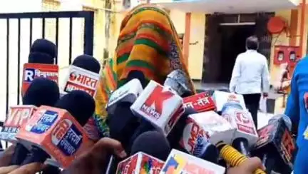 उन्नाव: आसीवन थाना क्षेत्र में महिला ने गांव के व्यक्ति पर गंभीर आरोप लगाया, मारपीट में पति-पत्नी घायल होकर जिला अस्पताल पहुंचे