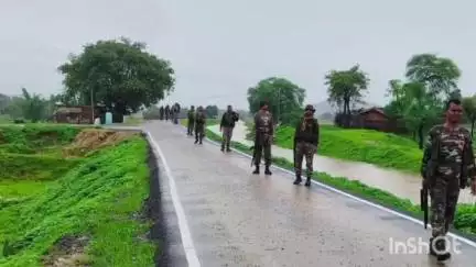 हरिहरगंज: हरिहरगंज व जगुआर पुलिस ने थाना क्षेत्र के नक्सल प्रभावित इलाकों में चलाया तलाशी अभियान