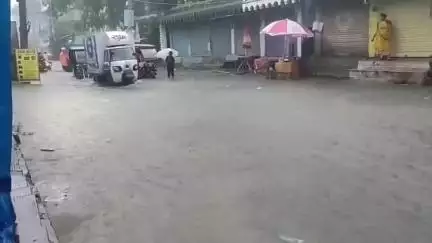 किशनगंज: किशनगंज में जलजमाव से आफत, मुख्य सड़कों पर भरा गंदा पानी, यातायात और व्यापार प्रभावित
