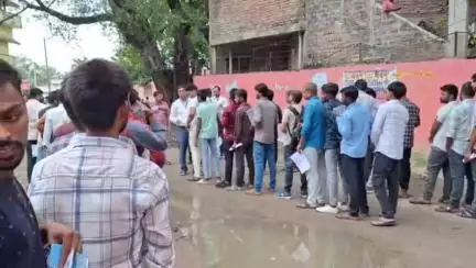 सिवान: सिवान के 20 परीक्षा केंद्रों पर सिपाही भर्ती की परीक्षा शांतिपूर्ण ढंग से हुई, जिला प्रशासन रहा अलर्ट