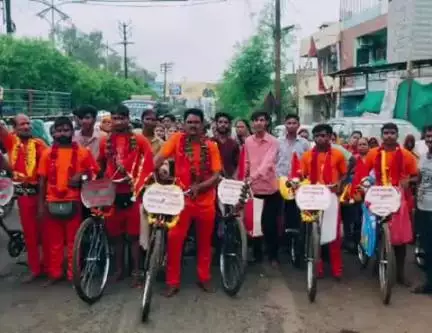 गुना नगर: गुना से वैष्णो देवी तक 1800 किमी की साइकिल यात्रा पर निकले श्रद्धालु