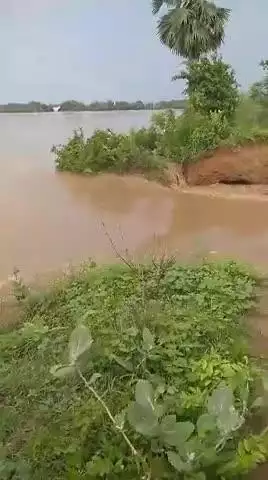 जहानाबाद जिला के घोसी थाना के अंतर्गत बाबा झारखंडी स्थान नंदना में फल्गु नदी का तांडव।